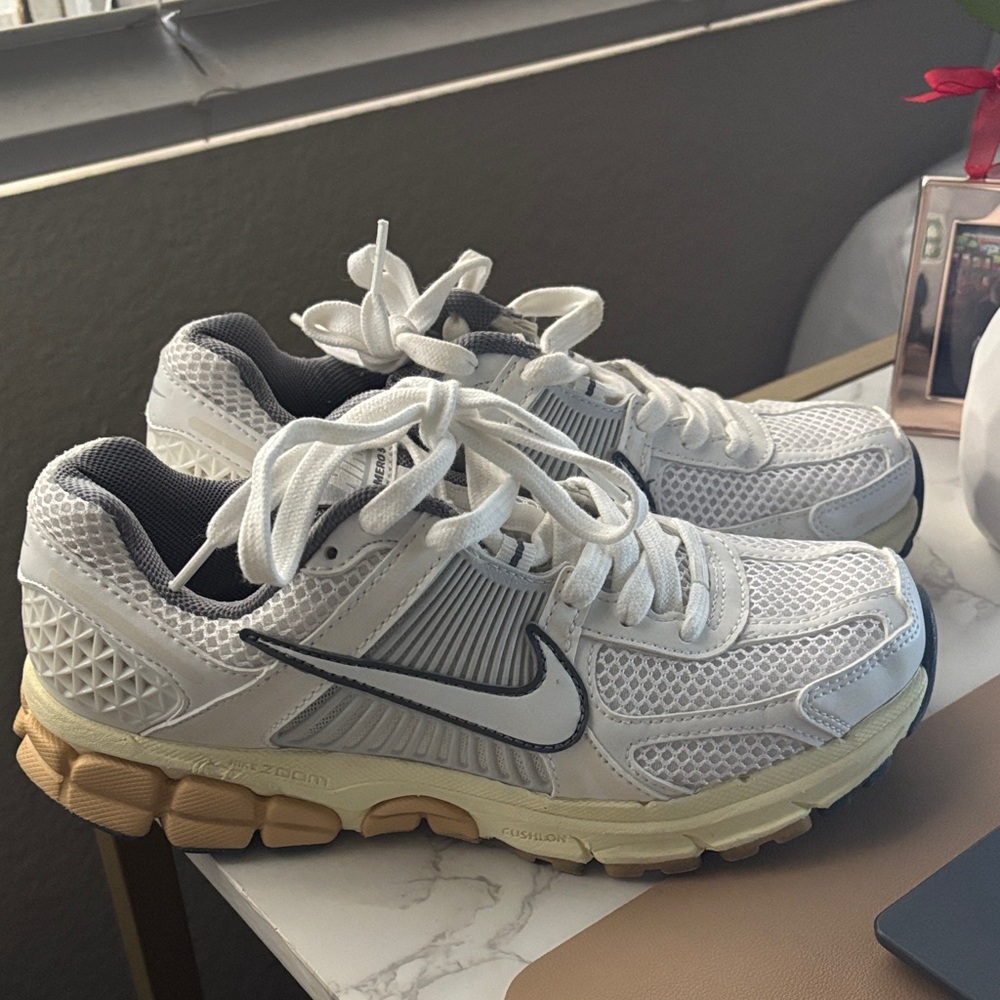Nike Zoom Vomero 5 sneakers in off white